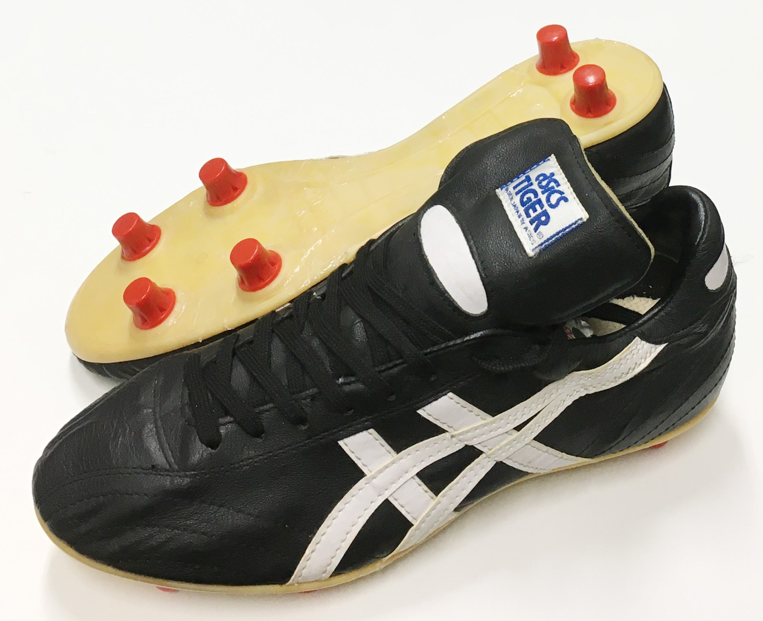 asics | マラドーナのスパイク